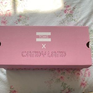 NIB Candyland Toms size 10